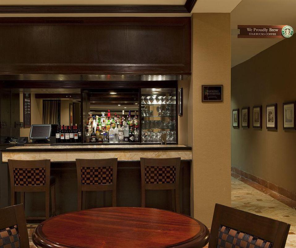 Holiday Inn Irving Las Colinas By Ihg Restaurant photo